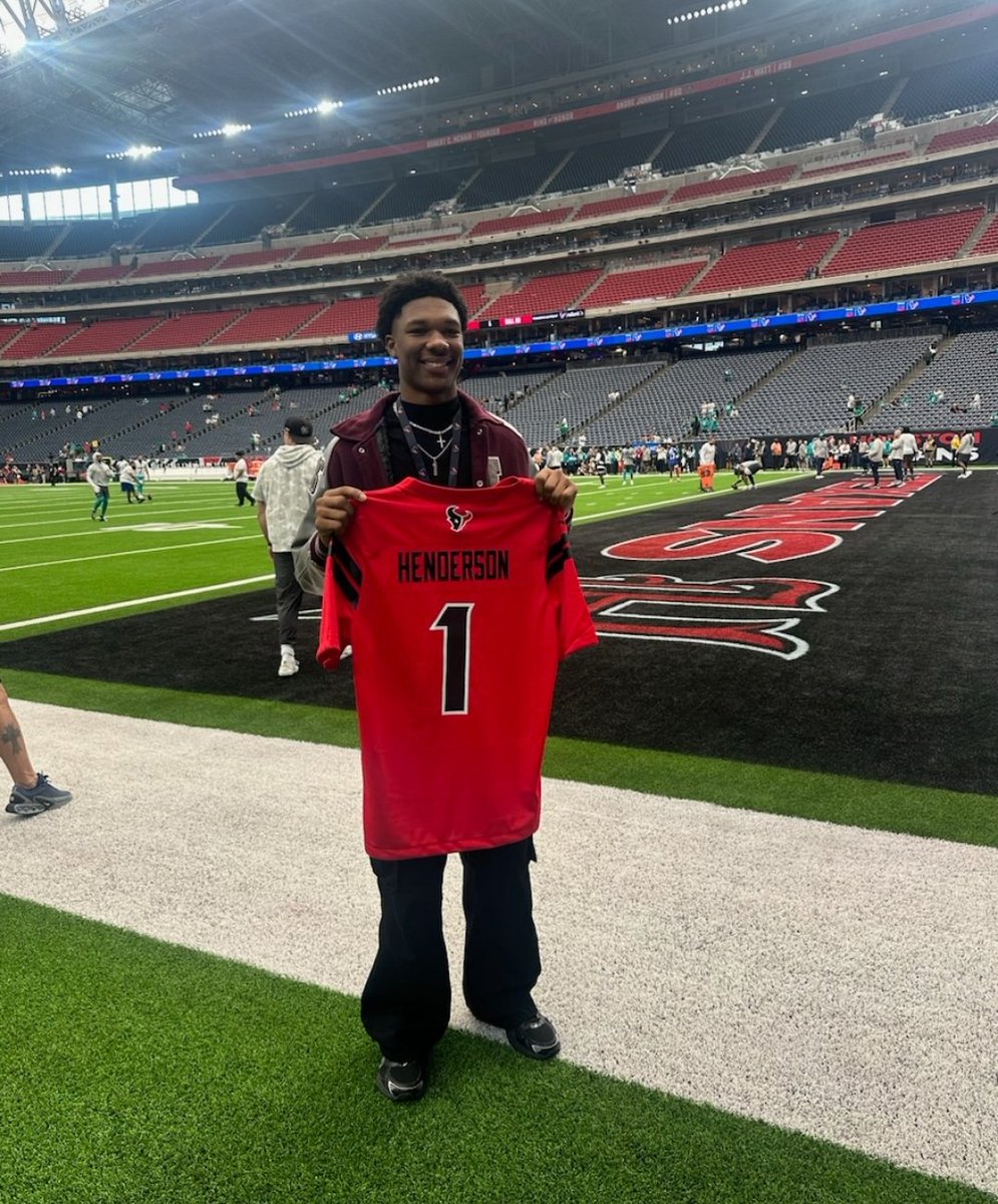 SUPER DOPE!! - Congratulations to <a href="/LegacyTitanFB/">Legacy Titan Football🏈</a> QB,  <a href="/UHCougarFB/">Houston Football</a> commit, and recent @nike Next One selection, Keisean Henderson <a href="/KeiHenderson1/">Keisean Henderson</a>!! 👏🏾

Keisean will be representing the <a href="/HoustonTexans/">Houston Texans</a> in New Orleans during Super Bowl weekend!