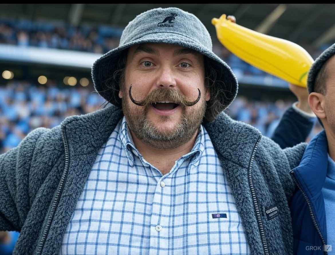 MUFSeeAlerts's tweet image. 🎶There is a guy called Bertie, and all he does is moan.
It's so hard to do the Poznan when you're standing all alone
He leaves ten minutes early, his banana has gone flat
He's running home down Stockport Road, he's such a bitter twat

Tra la la laaaaa we all hate City🎶