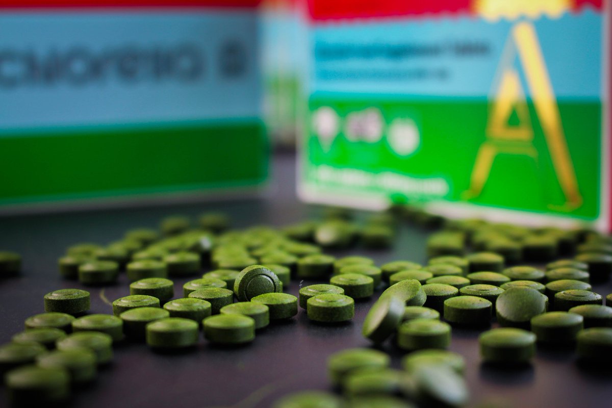 sun_chlorella_e's tweet photo. En general consumimos metales pesados por diversas fuentes. Por eso es importante tratar de excretarlos del organismo.

La microalga de agua dulce chlorella pyrenoidosa ayuda a excretar compuestos de metales pesados venenosos e insalubres del organismo, apoya la vitalidad y la actividad del organismo, ayuda a aumentar el crecimiento de la microflora intestinal.

Sun Chlorella es una marca líder en los productos de chlorella, con la máxima garantía de calidad y muy popular en Japón desde hace más de medio siglo. 
https://t.co/FrMqAcfxnD