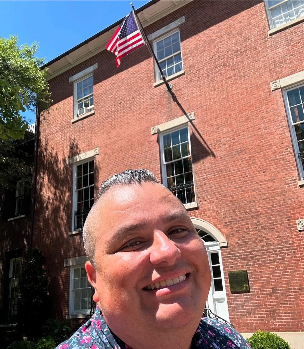 PresidentsVisit's tweet photo. Visiting the Decatur House and meeting Matthew Costello at the White House Historical Association ☀️🗺️🗽🏖️🏛️
Check out “How I Spent My Summer of Presidential Travels 2024, Part 2”! 🚙🗺️🛣️🦅🇺🇸🏛️ https://t.co/aBUnBcGVCc
#DecaturHouse #WhiteHouse #WashingtonDC #president https://t.co/ceHet86HlQ