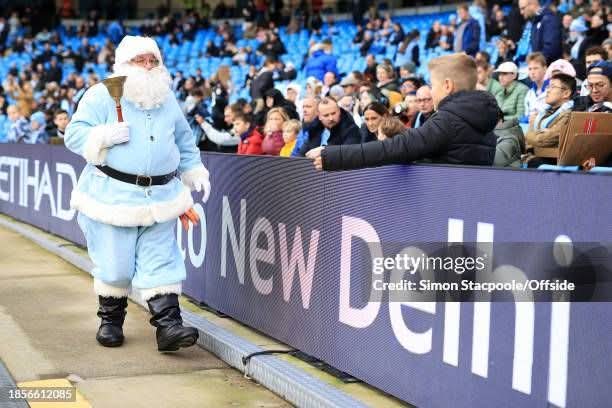 AghilesUTD's tweet photo. Santa is RED anyway 

#MUFC https://t.co/FhENDBLKLs