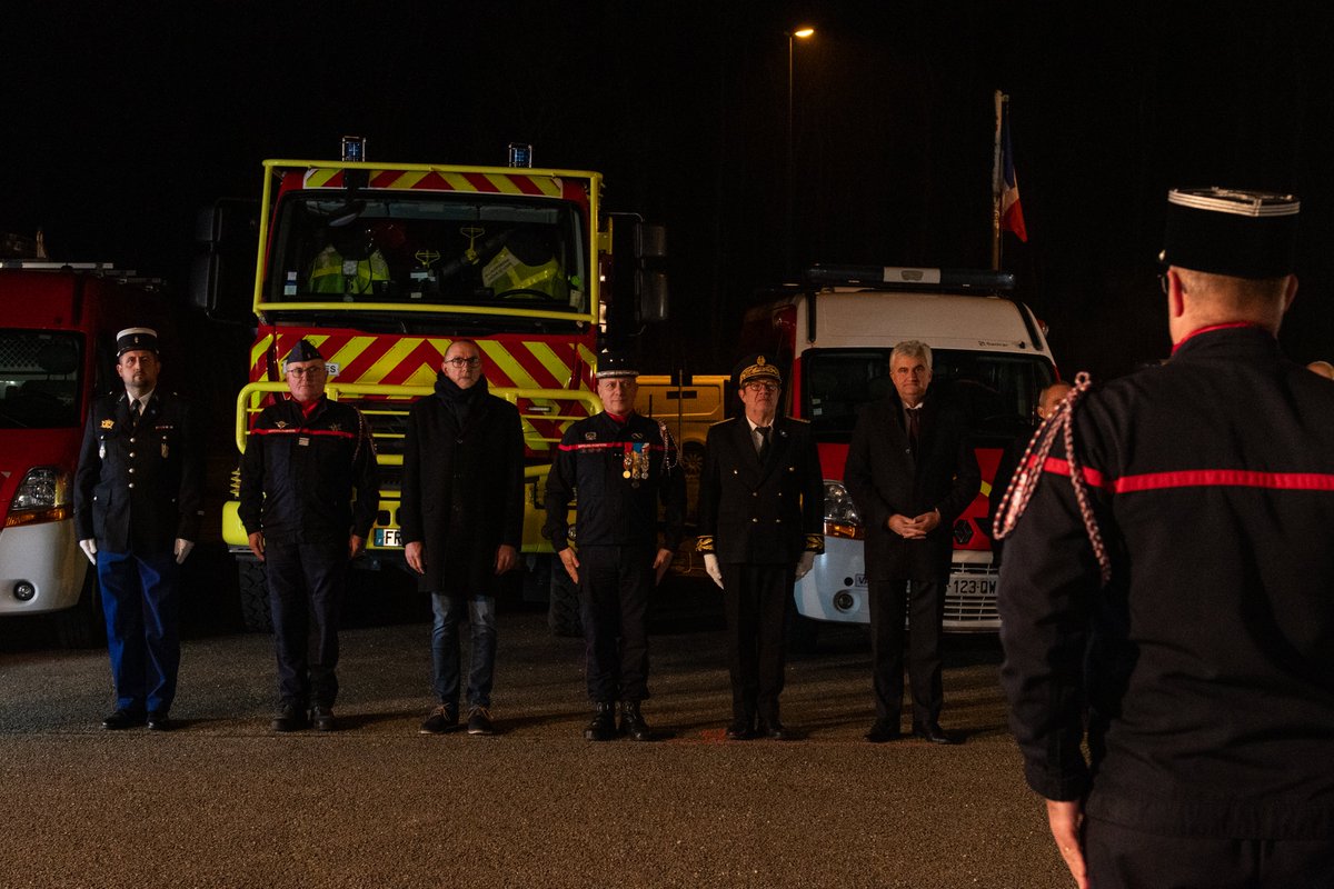 SDIS71's tweet photo. #PriseDeCommandement | Souhaitons la bienvenue au ltn Guillaume GIRODET, nouveau chef du centre d’#incendie et de #secours de Varennes-Saint-Sauveur !
📸@AlixPetitjean https://t.co/LH9fg7QUUD