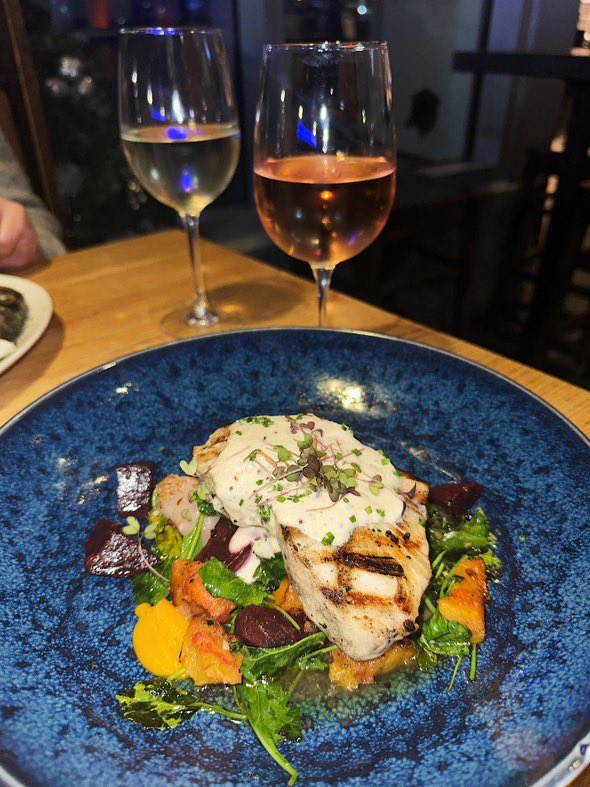 Sleigh your Sunday with us! 🛷🍗
Delicious dishes, festive flavors, and holiday magic await at Mussel Bar Arlington! 🎉💥🍻✨

#SleighYourSunday #HolidayEats #FestiveFlavors #ArlingtonDining #SundayDinnerVibes #FoodiesOfInstagram #CozyEats #TisTheSeason