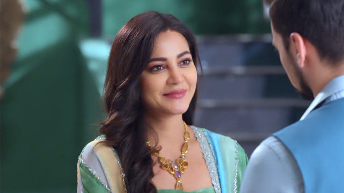 QueSeraSera___x's tweet photo. On Aashka’s constant hope for a married life with Arsh, these lines fit so well

“Woh jo sehra tumhe yun sabz nazar aata raha...
Saraab tha kabhi waha yahan hua hi nahi..”

It’s just a Mirage/ Mrigtrishna/ Saraab

#kaveripriyam #GhumHaiKisikeyPyaarMeiin https://t.co/LQiDIeLcEV