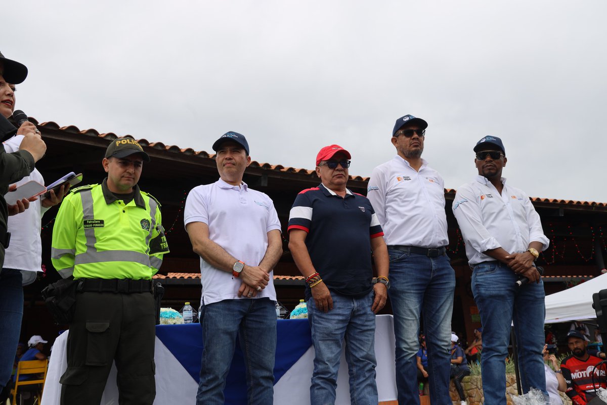 CaminoPacifico's tweet photo. Esto fue MOTEROS DEL PACÍFICO 2024. Sobre el corredor vial Buga-Loboguerrero-Buenaventura. https://t.co/nyShVfgtV8