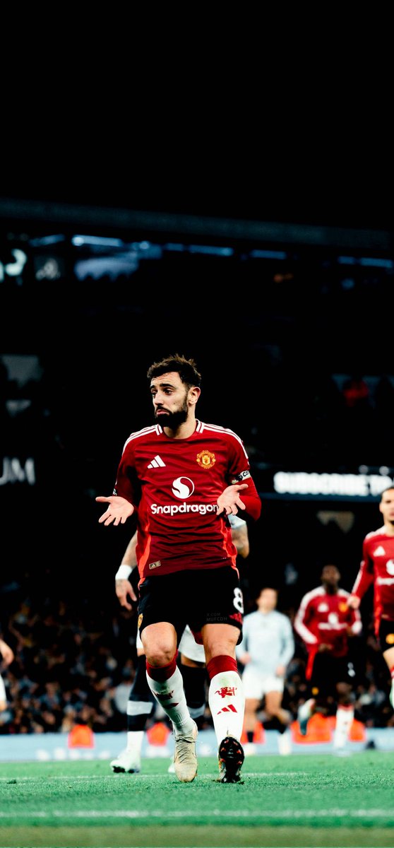 FeiSniper's tweet photo. MANCHESTER IS RED！ https://t.co/UhWtdXkUaT