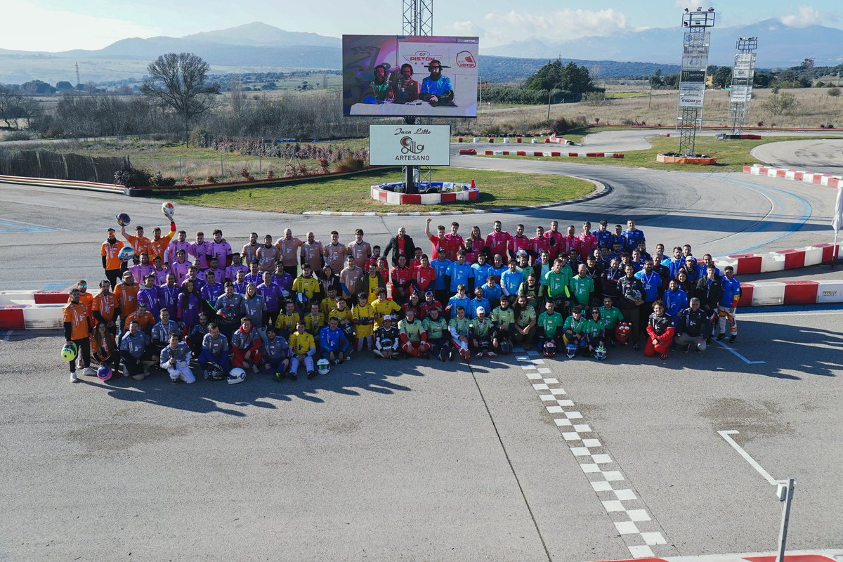 Qué digo yo ahora...

Muchísimas gracias a todos los que lo hicisteis posible ❤️

Pilotos, ingenieros, periodistas, influencers, streamers, aficionados, voluntarios, ayudantes, técnicos, equipos de retransmisión, restaurante y circuito, patrocinadores, asistentes, invitados,