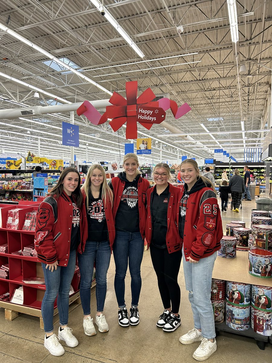 Our seniors are spreading  Christmas 🎄 cheer today.