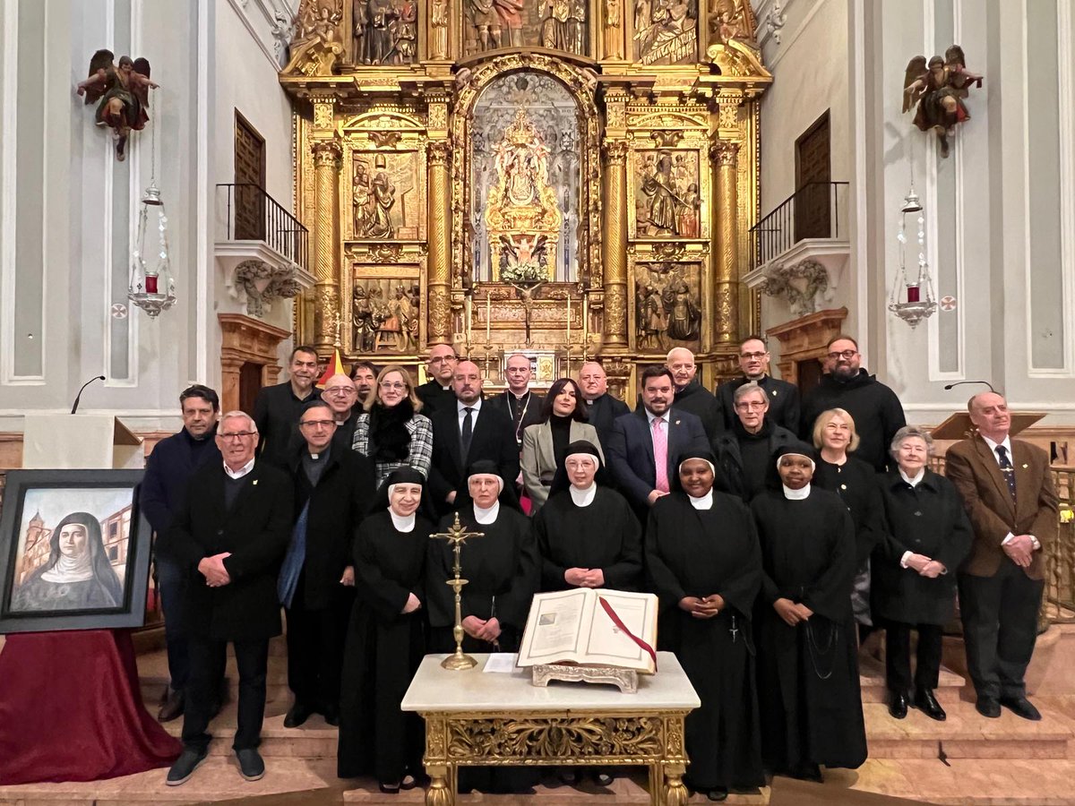 El pasado sábado se procedió a la clausura del proceso de la causa de Beatificación de Madre María del Socorro Astorga Liceras en el Santuario de la Victoria de Málaga, a quienes acompañamos junto con algunos representantes de nuestras Cofradías.

Foto: El Sol de Antequera