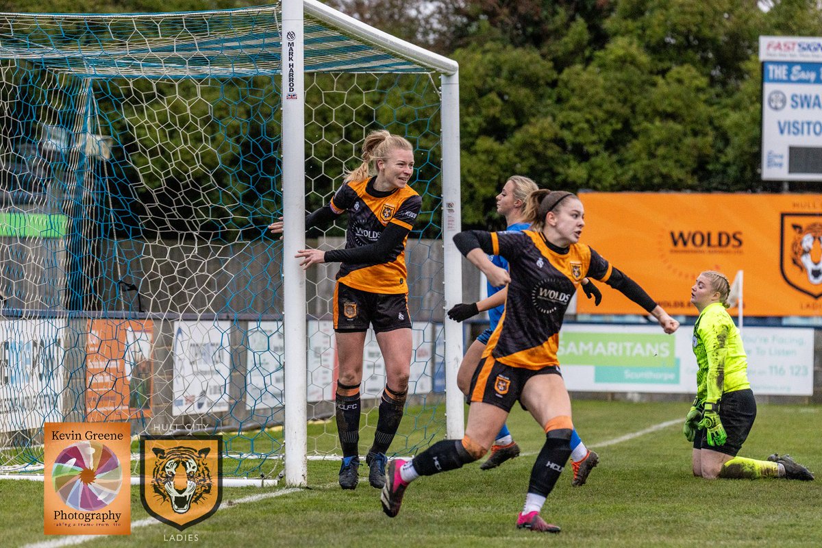 HullCityLFC's tweet photo. #HCLAdvent 1️⃣5️⃣

A passionate Tigress, Ruby bleeds black and amber! 

Making her debut Hull City Ladies at 16, cementing her place in the XI in recent years, a big new year for the No 15!

🤝 @Airkool_

#HearUsRoar https://t.co/hoawlbMDnF