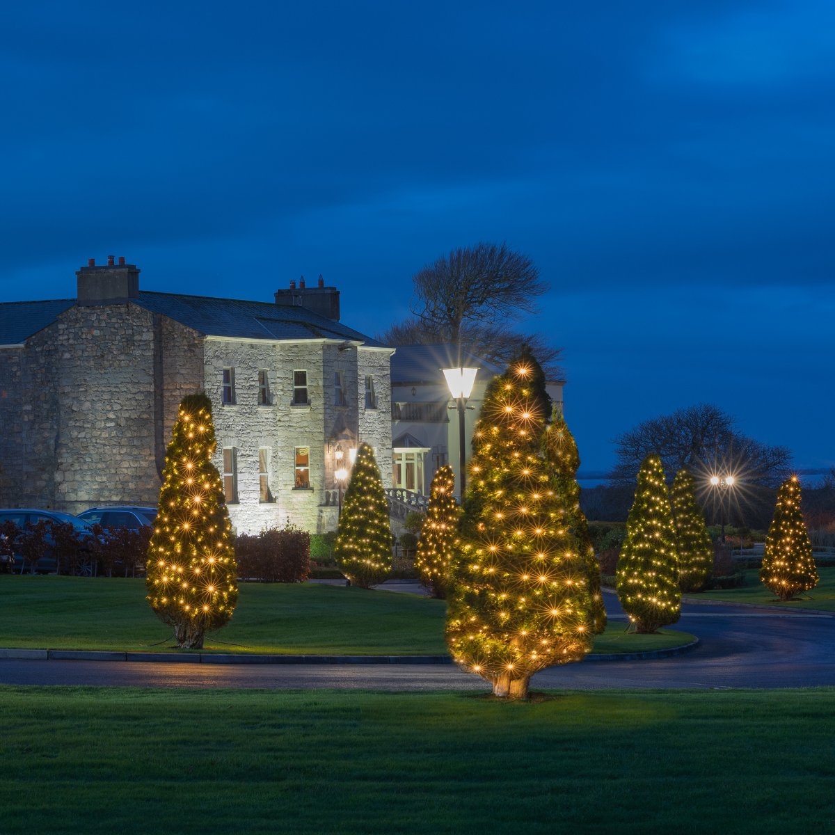 Ring in the New Year in timeless elegance at Glenlo Abbey Hotel &amp; Estate ✨

Celebrate Auld Lang Syne surrounded by the enchanting beauty of our lakeside estate.

Find out more: glenloabbeyhotel.ie/new-years-eve-…

#NewYearsEve #GlenloAbbey