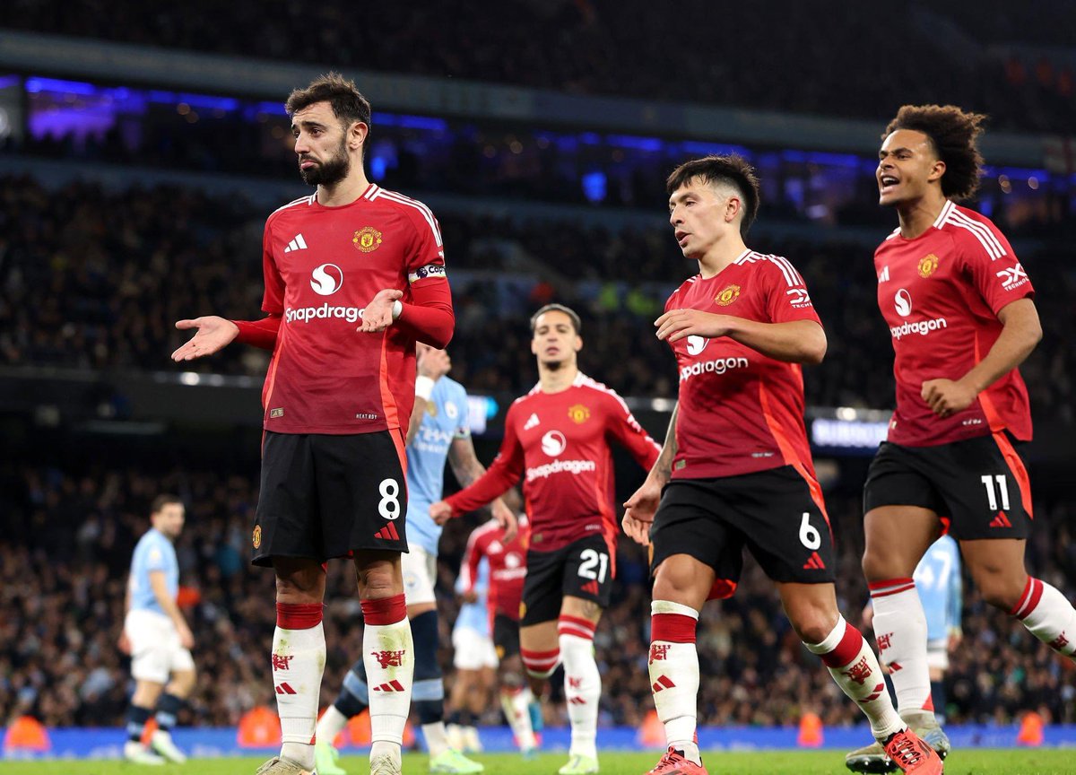 Ishann_04's tweet photo. Despite us not getting a pen early on &amp; city not getting a red,Manchester United have WON THE DERBY !! 🔴❤️‍🔥 ; justice has been served &amp; even tho they tried their level best to cheat,we smashed them at their backyard 🔥 box office game &amp; classic Fergie style end 🤝🏻

#MUFC #MCIMUN https://t.co/7wU9MFXAvV