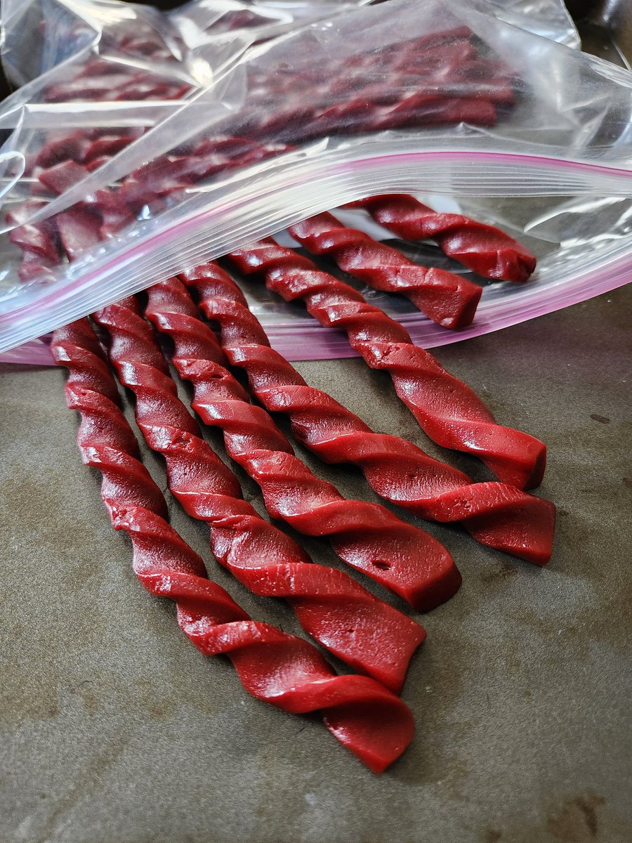 CorruptCandys's tweet photo. Strawberry Lemonade Twizzters! Sweet, tangy, lovely texture, and enhanced with cannabis!
#edibles #cannabis #cannabiscommunity #cannabisculture https://t.co/6BdQlR4OI9
