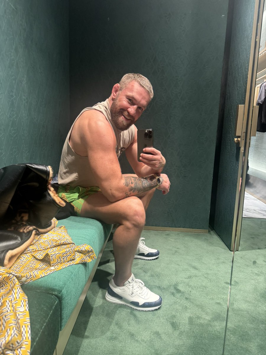 Conor McGregor tweet media