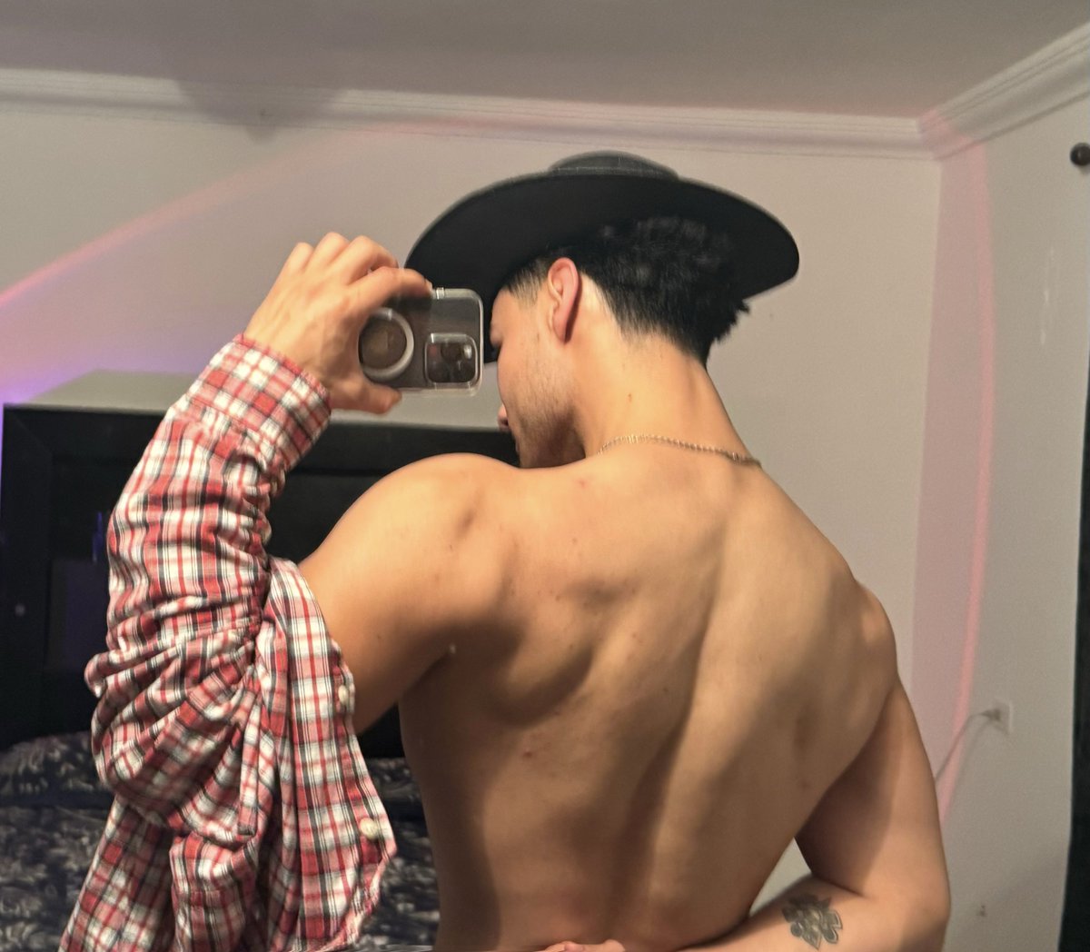 Belikong777's tweet photo. Jugamos en mi cuarto? 
Si pierdes te dejo que me la mames 🔥

https://t.co/Llh9FCpAEX https://t.co/i0xcQH5GGK
