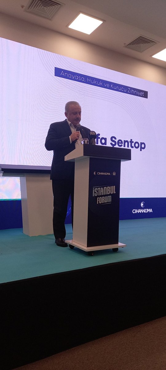 mesutakst's tweet photo. İstanbul Forum, 100’den fazla konuşmacı, 1000’den fazla katılımcı ile 13-15 Aralık’ta İstanbul’da gerçekleşti. 

Büyük emek ve gayretle hazırlanan, birbirinden kaliteli konu ve konukların olduğu program bugün sona erdi.

#istanbulforum 
#cihannüma https://t.co/J2rzE1472x