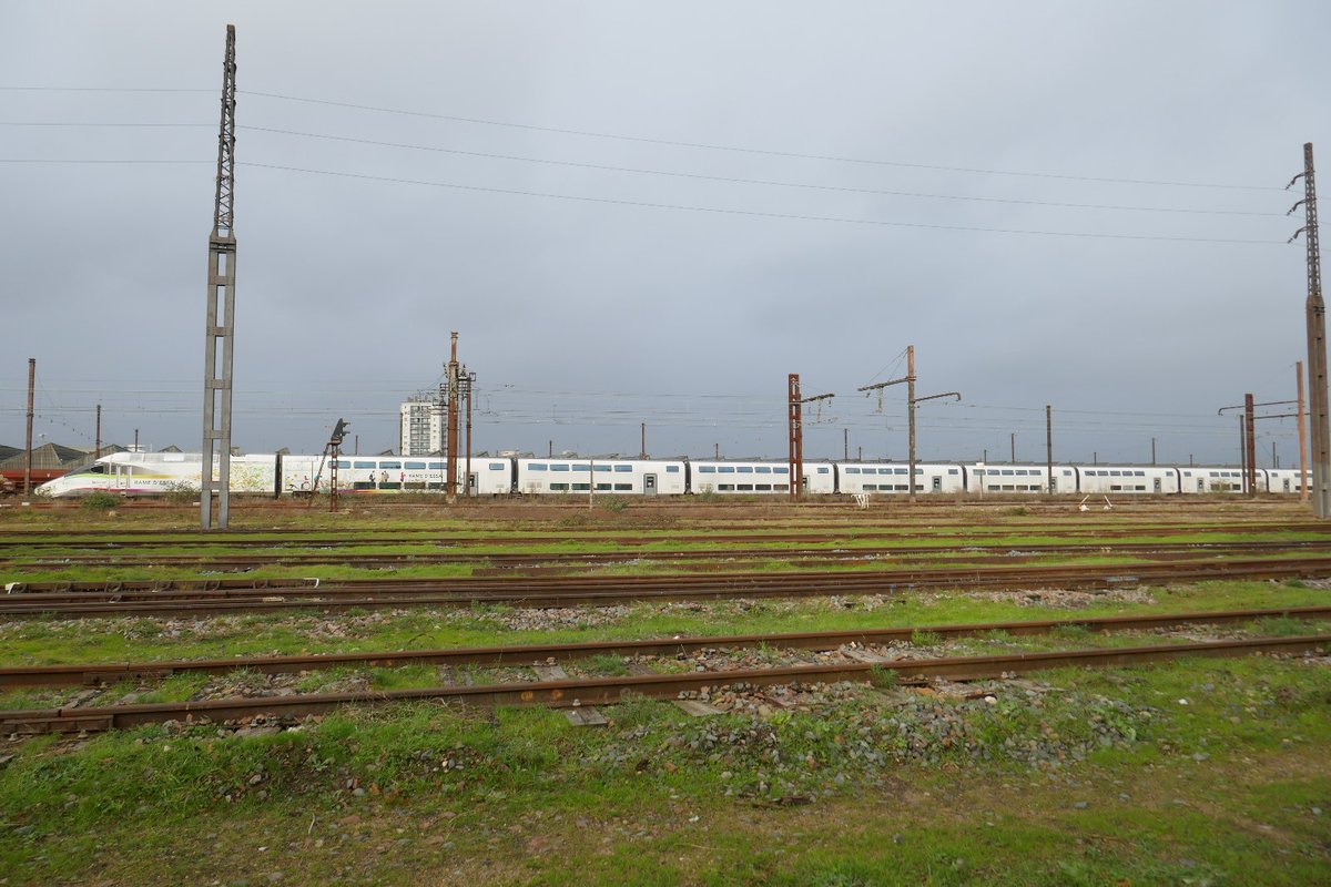 NetRailFR's tweet photo. #TGV_M stationné entre 2 essais de ligne https://t.co/Ils7DwcCzh