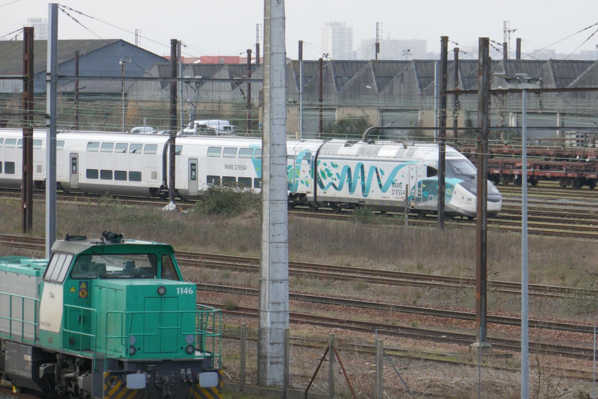 NetRailFR's tweet photo. #TGV_M stationné entre 2 essais de ligne https://t.co/Ils7DwcCzh