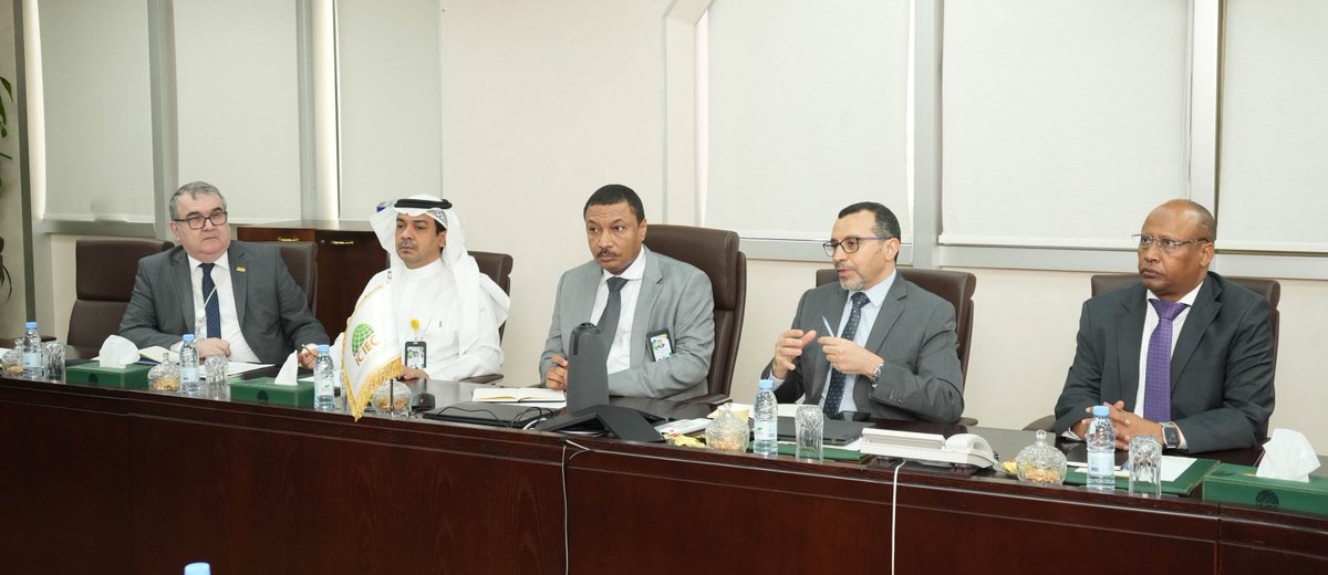 Honored to welcome H.E. Hussain Sham Adam, Minister of State for Finance, Republic of Maldives, to ICIEC HQ. Productive discussions on fostering partnerships to advance development goals of #Maldives. 

#ICIEC #SustainableDevelopment #TradeFinance