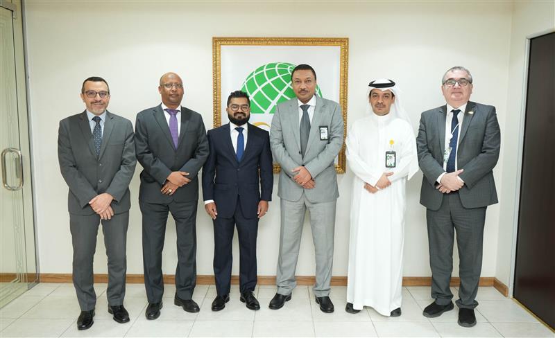 ICIEC_IDB's tweet photo. Honored to welcome H.E. Hussain Sham Adam, Minister of State for Finance, Republic of Maldives, to ICIEC HQ. Productive discussions on fostering partnerships to advance development goals of #Maldives. 

#ICIEC #SustainableDevelopment #TradeFinance https://t.co/GEIoWf1hDU