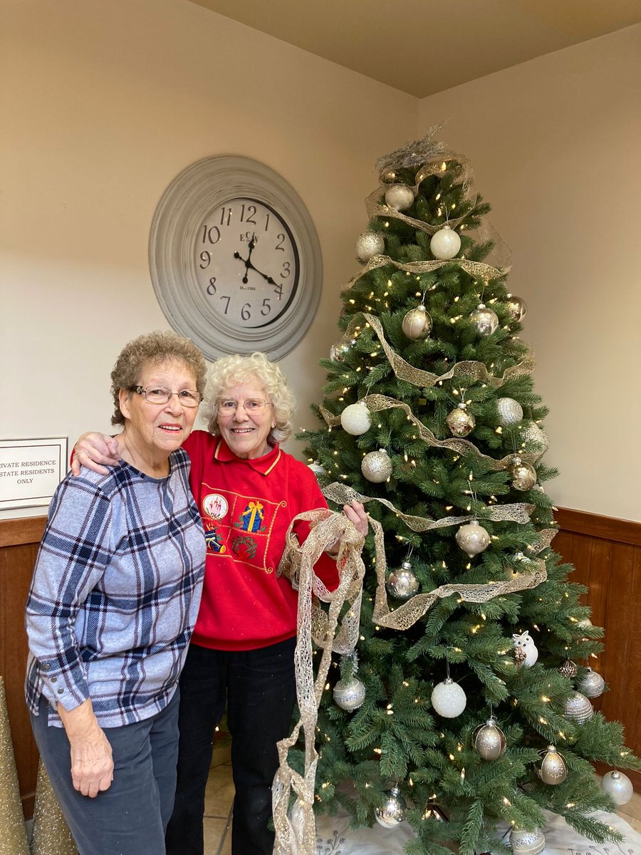 AgeCareCanada's tweet image. The holiday spirit is in full swing at AgeCare Midnapore (Calgary, AB)! 🎄

Pictured here are two of the lovely Christmas trees decorated by our very own residents. ❤️

#retirementliving #longtermcarehome #holidayspirit #agecarecommunity
