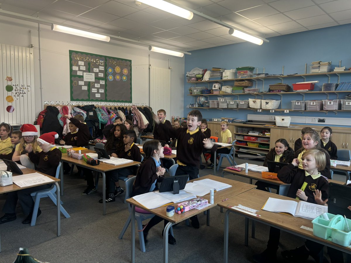 EastfieldPSHull's tweet photo. A lot of different facial expressions from 3MP in last weeks reading lesson!! We put our retrieval skills to the test and had a very loud, very fun game of Kahoot! ππ€ͺ Well done everyone ππ½ #eps3MP https://t.co/DRDbziRKQu