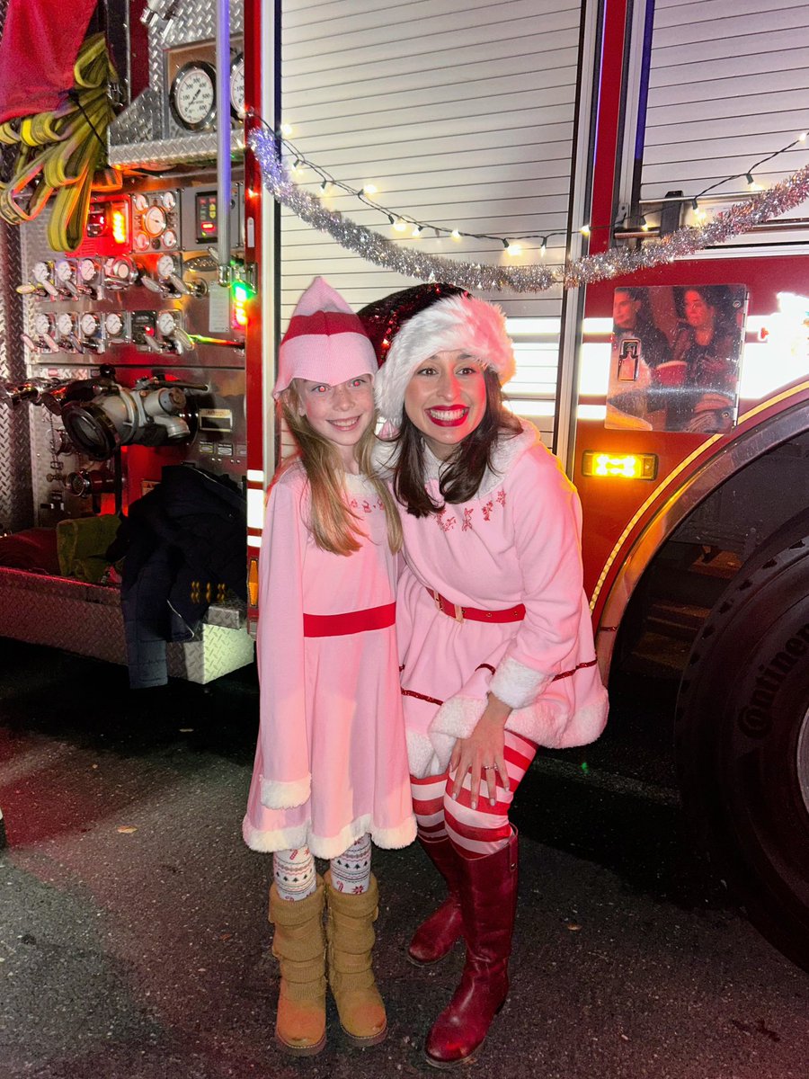 CM_Talamantes's tweet photo. 3 nights of @SantainNatomas complete! Thank you @SacFirePIO , @SacPolice , Santa Stop hosts, Natomas Youth, @RobbieD3Parks , and so many more that made this possible. There is nothing more beautiful than arriving to a Santa stop with hundreds of excited kids ready to see Santa! https://t.co/liKXUOdIKJ