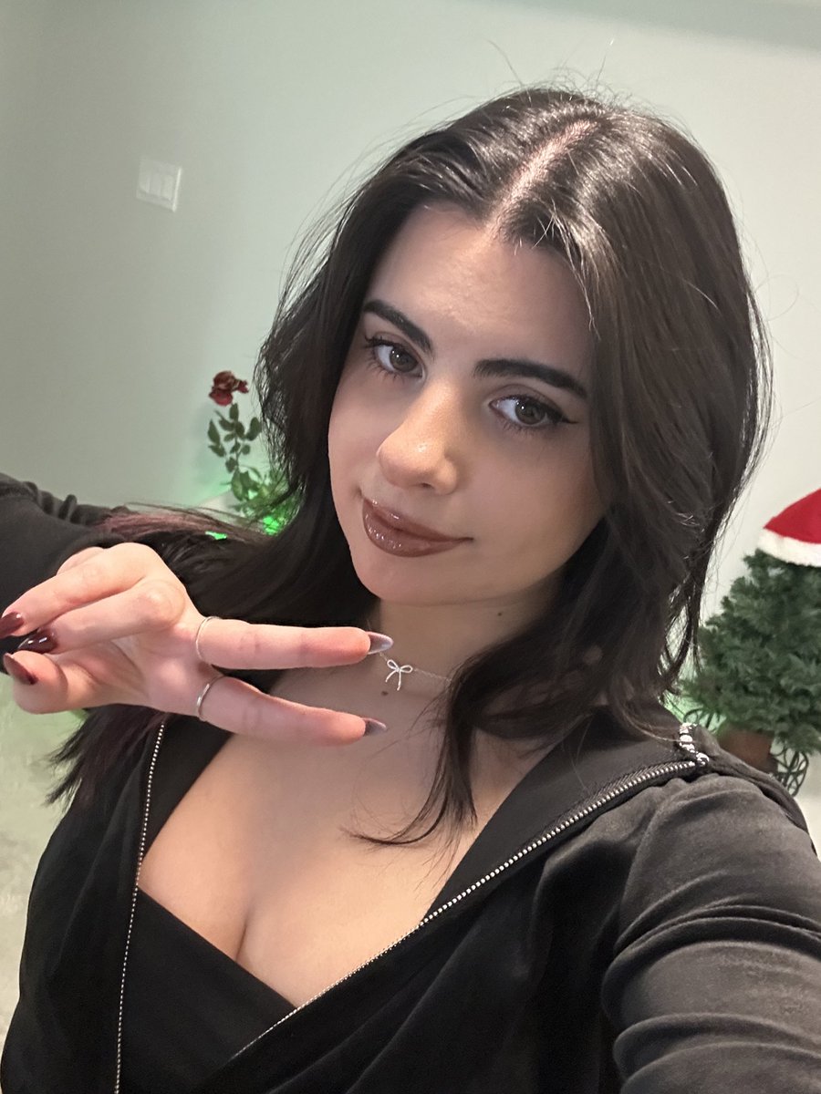 thatgirlgatto's tweet photo. rawr xD https://t.co/6GlsVvWgpx