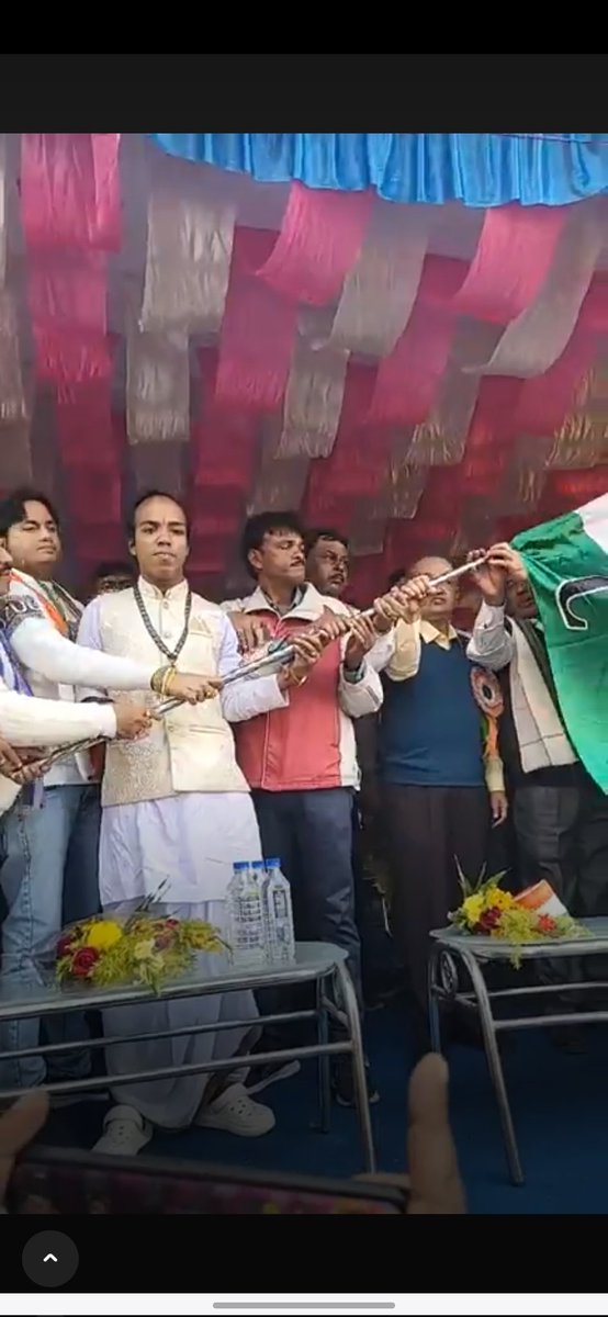 Pabanbala2's tweet photo. 💚জয় বাংলা 💚
মমতা ব্যানার্জী জিন্দাবাদ 💚💚💚
অভিষেক ব্যানার্জী জিন্দাবাদ 💚💚
মা মাটি মানুষ জিন্দাবাদ 💚💚
বন্দে মাতরম 💚💚
@MamataOfficial @BanglarGorboMB @AITCofficial @Jay_Majumdar @mukut_adhikari @Nisith_Malik @ParthaAITC @AITC4Goa @siddiqullahAITC @AITC4Tripura https://t.co/E9UINfsJjN