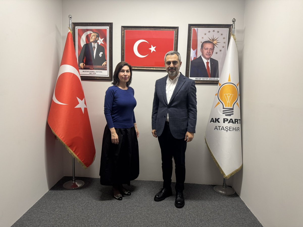 burakcifci34's tweet photo. 📌 İlçe Yönetim Kurulu Üyemiz Gülsüm ÇİÇEK
📌 İlçe Yönetim Kurulu Üyemiz Ebru DEMİR
📌 İlçe Yönetim Kurulu Üyemiz Emine KARACA
📌 İlçe Yönetim Kurulu Üyemiz Feride Burcu BAL

İlçe Yönetim Kurulu Üyelerimiz ile bir araya gelerek, istişarelerimizi gerçekleştirdik.

Sorumluluk bilinciyle, fedakârca çalışan teşkilat mensuplarımıza çok teşekkür ediyorum.

AK Parti bizim hem yolumuz hem siperimiz oldu. Birlikte bir “kardeşler topluluğu” oluşturduk.

Bugüne dek olduğu gibi bundan sonra da birbirimize destek olmaya, Ataşehir’imiz için mücadele etmeye devam edeceğiz. 🇹🇷

📍AK Parti Ataşehir İlçe Başkanlığı

@atasehirakparti 
@osmannnurika 
@tugbaisikercan