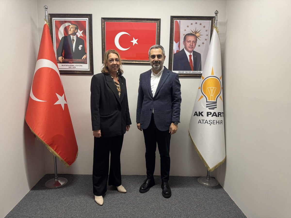 burakcifci34's tweet photo. 📌 İlçe Yönetim Kurulu Üyemiz Gülsüm ÇİÇEK
📌 İlçe Yönetim Kurulu Üyemiz Ebru DEMİR
📌 İlçe Yönetim Kurulu Üyemiz Emine KARACA
📌 İlçe Yönetim Kurulu Üyemiz Feride Burcu BAL

İlçe Yönetim Kurulu Üyelerimiz ile bir araya gelerek, istişarelerimizi gerçekleştirdik.

Sorumluluk bilinciyle, fedakârca çalışan teşkilat mensuplarımıza çok teşekkür ediyorum.

AK Parti bizim hem yolumuz hem siperimiz oldu. Birlikte bir “kardeşler topluluğu” oluşturduk.

Bugüne dek olduğu gibi bundan sonra da birbirimize destek olmaya, Ataşehir’imiz için mücadele etmeye devam edeceğiz. 🇹🇷

📍AK Parti Ataşehir İlçe Başkanlığı

@atasehirakparti 
@osmannnurika 
@tugbaisikercan