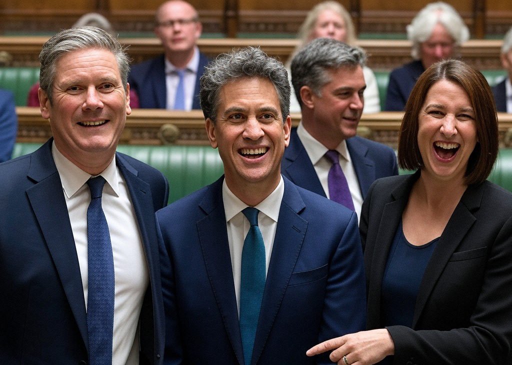 mik61scot's tweet photo. See nothing; Do nothing; Hear nothing 🤔
#ThreeMonkeys https://t.co/SBrNWIwPdP