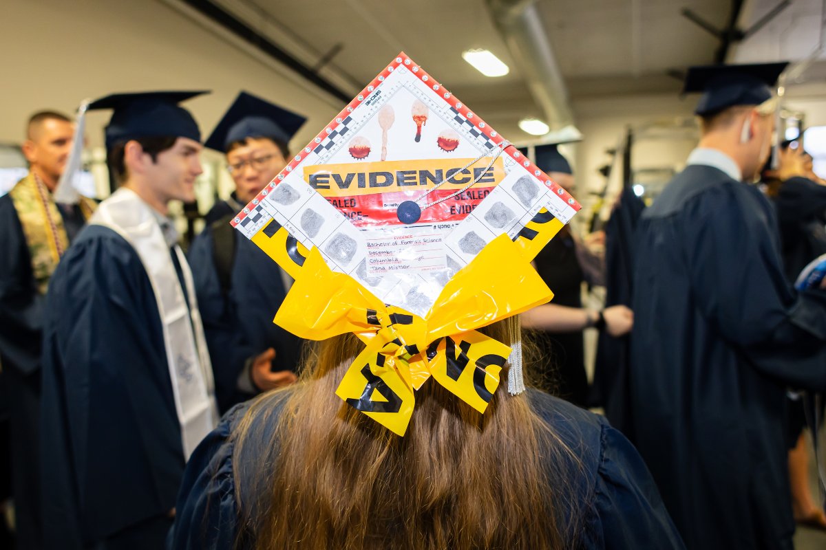 ColumbiaColg's tweet photo. It wouldn't be Columbia College Commencement without some excellent mortar boards! π
Our Class of Fall 2024 graduates brought it yesterday! π₯
#WeAreCC #CCMoGrad https://t.co/OapAelcNYb