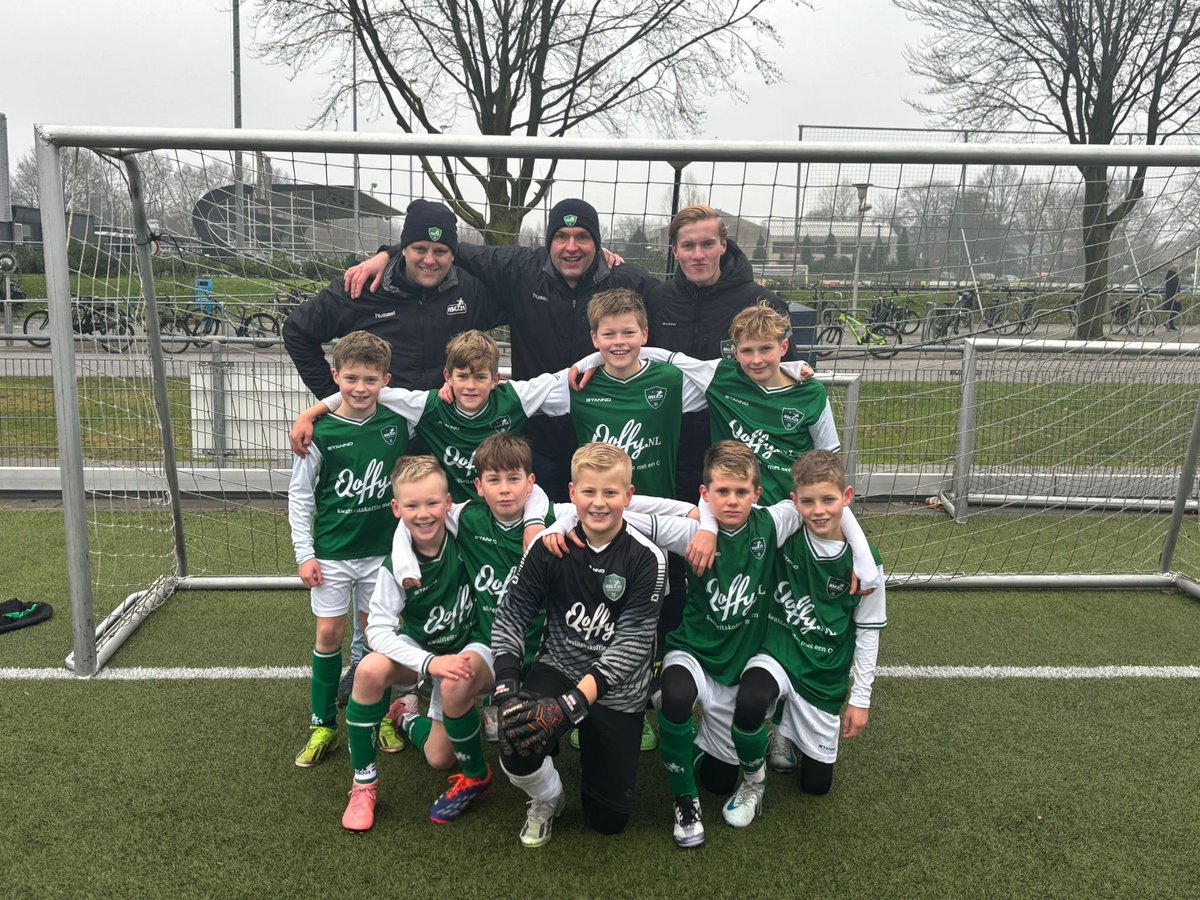 WouterterBraak's tweet photo. Wat een weekend!! Met de jongens van sjo HSC-buurse jo12-1 kampioen in de hoofdklasse op zaterdag en na een dag en avond feest met ons allen ongeslagen kampioen op zondag bij een ontwikkelingstoernooi bij Quick’20! @HSC21 https://t.co/gTzejGfsGf