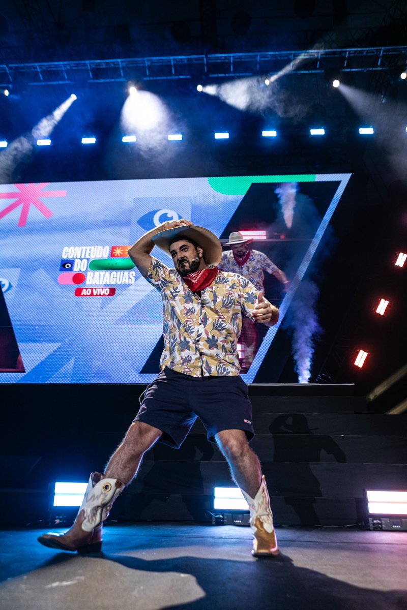 Não vou tentar explicar esta foto, mas serve para assinalar que fechámos a primeira temporada do Conteúdo do Batáguas.

Para o ano, se tudo correr bem, a coisa segue.