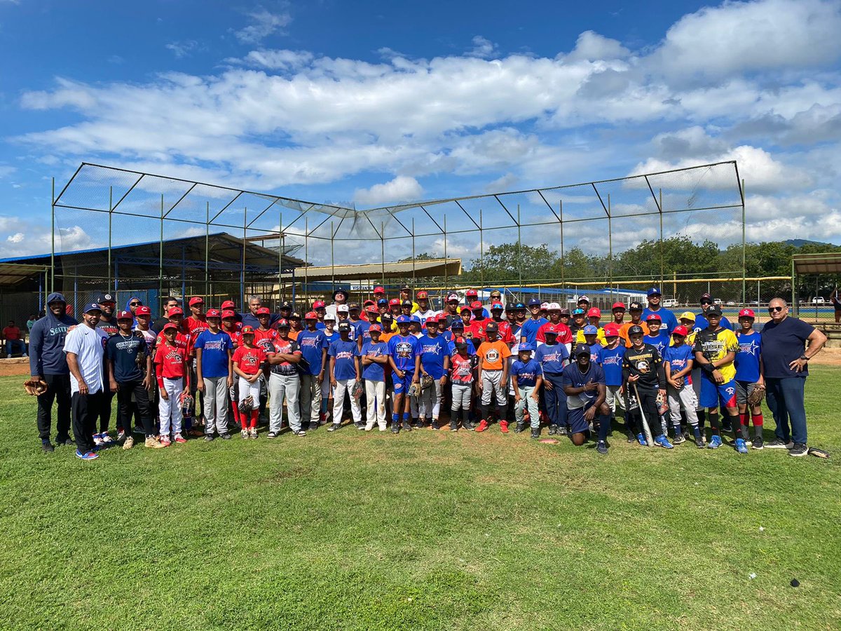 MannyActa14's tweet photo. Gracias! Moca y Santiago, por el amor y respeto mostrado durante el fin de semana en las clínicas de baseball de @mlbpaa. La hospitalidad de la gente del Cibao fue excelente. #Santiagoessantiago ❤️ https://t.co/gzEB1W3jN9