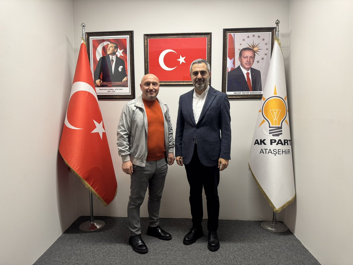 burakcifci34's tweet photo. 📌 İlçe Yönetim Kurulu Üyemiz Mehmet Fevzi BALCIOĞLU
📌 İlçe Yönetim Kurulu Üyemiz Eyüp GÜL
📌 İlçe Yönetim Kurulu Üyemiz Sabri TONBUL
📌 İlçe Yönetim Kurulu Üyemiz Ahmet BALTACI

İlçe Yönetim Kurulu Üyelerimiz ile bir araya gelerek, istişarelerimizi gerçekleştirdik.

Sorumluluk bilinciyle, fedakârca çalışan teşkilat mensuplarımıza çok teşekkür ediyorum.

AK Parti bizim hem yolumuz hem siperimiz oldu. Birlikte bir “kardeşler topluluğu” oluşturduk.

Bugüne dek olduğu gibi bundan sonra da birbirimize destek olmaya, Ataşehir’imiz için mücadele etmeye devam edeceğiz. 🇹🇷

📍AK Parti Ataşehir İlçe Başkanlığı

@atasehirakparti 
@osmannnurika 
@tugbaisikercan