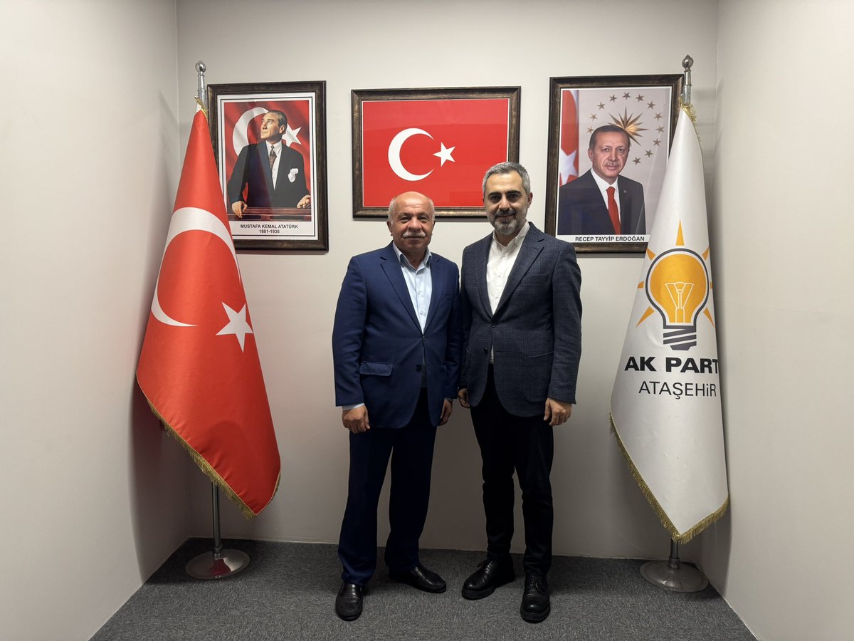 burakcifci34's tweet photo. 📌 İlçe Yönetim Kurulu Üyemiz Mehmet Fevzi BALCIOĞLU
📌 İlçe Yönetim Kurulu Üyemiz Eyüp GÜL
📌 İlçe Yönetim Kurulu Üyemiz Sabri TONBUL
📌 İlçe Yönetim Kurulu Üyemiz Ahmet BALTACI

İlçe Yönetim Kurulu Üyelerimiz ile bir araya gelerek, istişarelerimizi gerçekleştirdik.

Sorumluluk bilinciyle, fedakârca çalışan teşkilat mensuplarımıza çok teşekkür ediyorum.

AK Parti bizim hem yolumuz hem siperimiz oldu. Birlikte bir “kardeşler topluluğu” oluşturduk.

Bugüne dek olduğu gibi bundan sonra da birbirimize destek olmaya, Ataşehir’imiz için mücadele etmeye devam edeceğiz. 🇹🇷

📍AK Parti Ataşehir İlçe Başkanlığı

@atasehirakparti 
@osmannnurika 
@tugbaisikercan