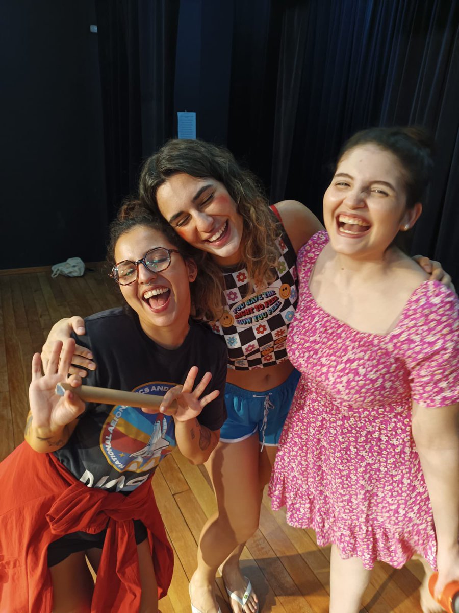 thagenovezzi's tweet photo. Amiga vc é uma benção bjs amo você minha atriz n1 ♥️ #juliday https://t.co/QuyW4ZMPIx