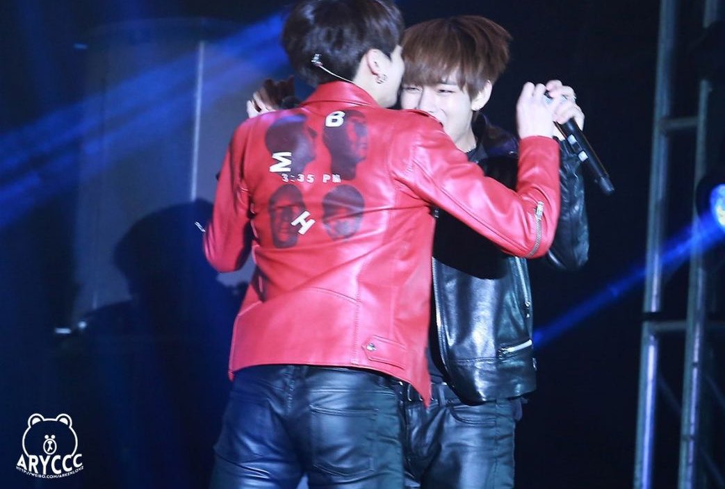 DIARYOFGGUK's tweet photo. What was going on that day https://t.co/XnIhRemK6U