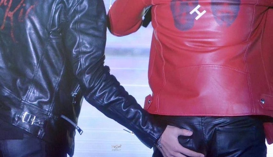 DIARYOFGGUK's tweet photo. What was going on that day https://t.co/XnIhRemK6U