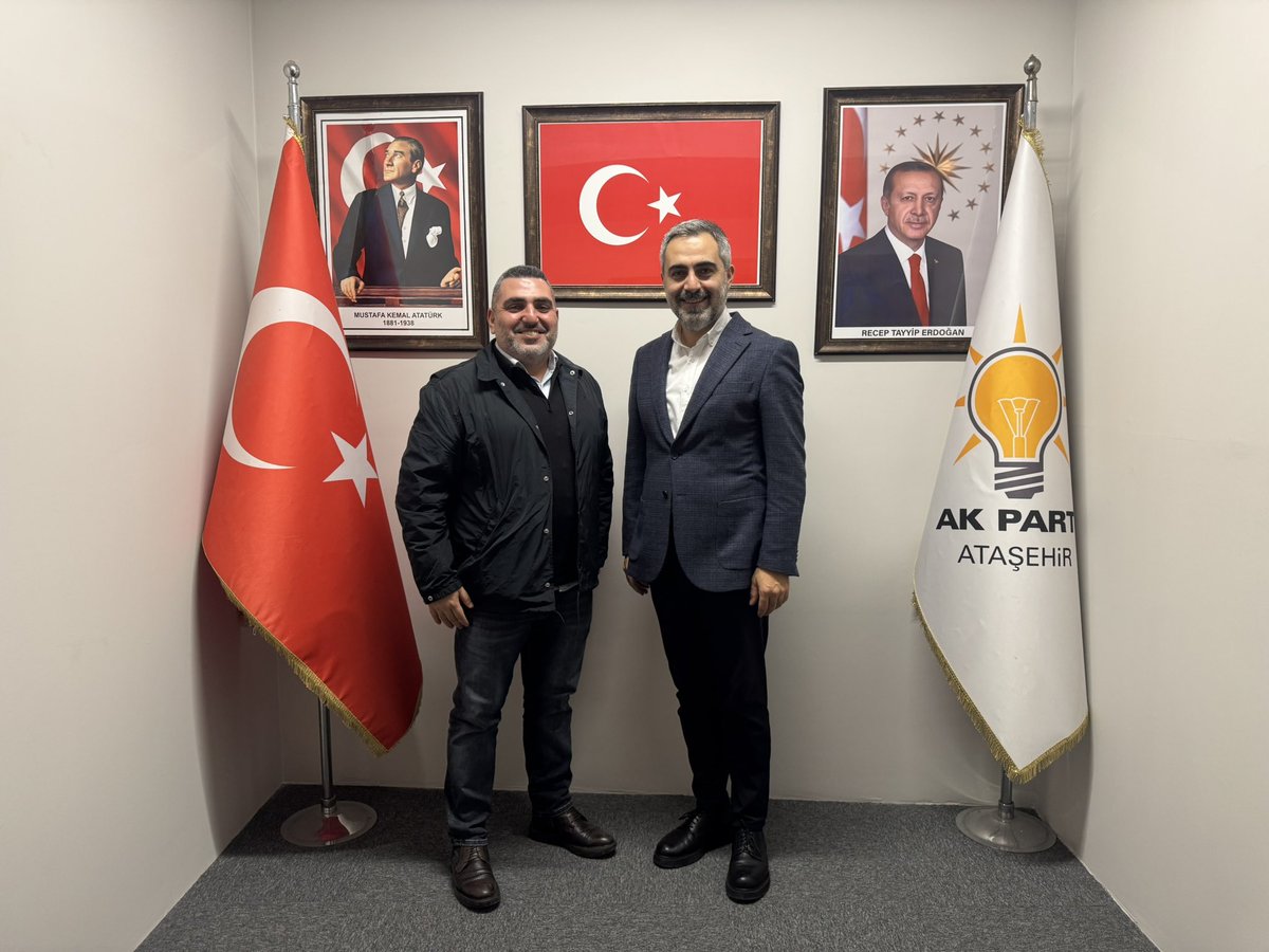 burakcifci34's tweet photo. 📌 İlçe Yönetim Kurulu Üyemiz Murat DEMİR
📌 İlçe Yönetim Kurulu Üyemiz Eren SADİ
📌 İlçe Yönetim Kurulu Üyemiz Suat BOZKUŞ
📌 İlçe Yönetim Kurulu Üyemiz Uğur AKKAYA

İlçe Yönetim Kurulu Üyelerimiz ile bir araya gelerek, istişarelerimizi gerçekleştirdik.

Sorumluluk bilinciyle, fedakârca çalışan teşkilat mensuplarımıza çok teşekkür ediyorum.

AK Parti bizim hem yolumuz hem siperimiz oldu. Birlikte bir “kardeşler topluluğu” oluşturduk.

Bugüne dek olduğu gibi bundan sonra da birbirimize destek olmaya, Ataşehir’imiz için mücadele etmeye devam edeceğiz. 🇹🇷

📍AK Parti Ataşehir İlçe Başkanlığı

@atasehirakparti 
@osmannnurika 
@tugbaisikercan