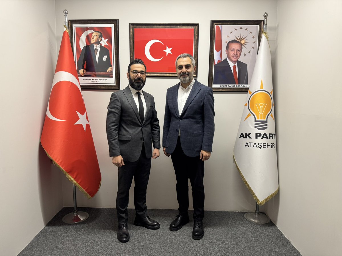 burakcifci34's tweet photo. 📌 İlçe Yönetim Kurulu Üyemiz Murat DEMİR
📌 İlçe Yönetim Kurulu Üyemiz Eren SADİ
📌 İlçe Yönetim Kurulu Üyemiz Suat BOZKUŞ
📌 İlçe Yönetim Kurulu Üyemiz Uğur AKKAYA

İlçe Yönetim Kurulu Üyelerimiz ile bir araya gelerek, istişarelerimizi gerçekleştirdik.

Sorumluluk bilinciyle, fedakârca çalışan teşkilat mensuplarımıza çok teşekkür ediyorum.

AK Parti bizim hem yolumuz hem siperimiz oldu. Birlikte bir “kardeşler topluluğu” oluşturduk.

Bugüne dek olduğu gibi bundan sonra da birbirimize destek olmaya, Ataşehir’imiz için mücadele etmeye devam edeceğiz. 🇹🇷

📍AK Parti Ataşehir İlçe Başkanlığı

@atasehirakparti 
@osmannnurika 
@tugbaisikercan