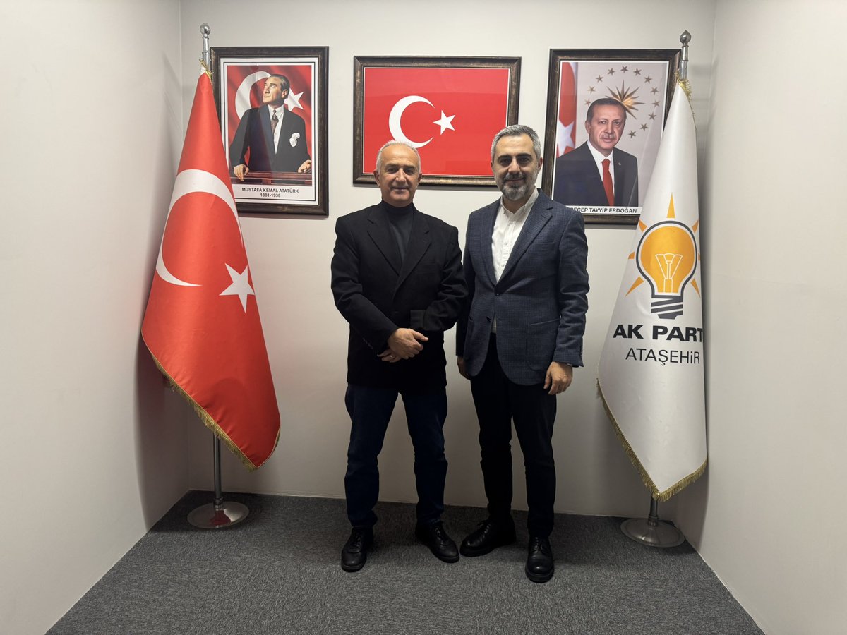 burakcifci34's tweet photo. 📌 İlçe Yönetim Kurulu Üyemiz Zeki ÇATIKKAYA
📌 İlçe Yönetim Kurulu Üyemiz Şaban YILDIRIM
📌 İlçe Yönetim Kurulu Üyemiz Gül AKGÜÇ
📌 İlçe Yönetim Kurulu Üyemiz Murat ÇAĞDAŞ

İlçe Yönetim Kurulu Üyelerimiz ile bir araya gelerek, istişarelerimizi gerçekleştirdik.

Sorumluluk bilinciyle, fedakârca çalışan teşkilat mensuplarımıza çok teşekkür ediyorum.

AK Parti bizim hem yolumuz hem siperimiz oldu. Birlikte bir “kardeşler topluluğu” oluşturduk.

Bugüne dek olduğu gibi bundan sonra da birbirimize destek olmaya, Ataşehir’imiz için mücadele etmeye devam edeceğiz. 🇹🇷

📍AK Parti Ataşehir İlçe Başkanlığı

@atasehirakparti 
@osmannnurika 
@tugbaisikercan