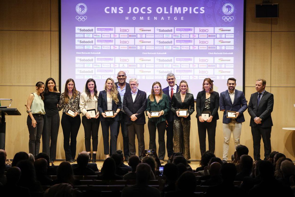 Gracias <a href="/CN_Sabadell/">CN Sabadell</a> por el homenaje a todos los olímpicos de la historia🫶🏽 A seguir sumando🥰
#cns #cnsjjoo