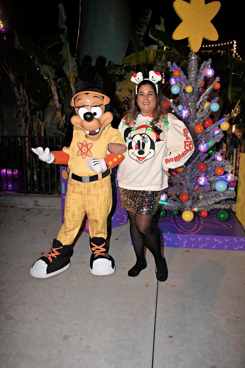 tootsiemr2's tweet photo. Some of my faves I took with the Disney photo pass from jollywood nights #disneyhosted #waltdisneyworld #wdw #disneyworld #disneyvacation #treasurepreview #disneytreasure #mickeyworldtravel
#disneytreasure #disneycruiseline #disneycruise #jollywoodnights https://t.co/jCUUmxe9Yt