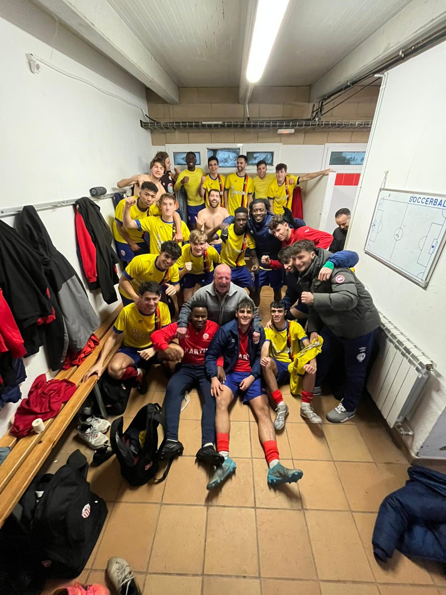♥️🤍 𝑬𝒍 𝒇𝒊𝒍𝒊𝒂𝒍 𝒑𝒐𝒔𝒂 𝒍𝒂 𝒒𝒖𝒂𝒓𝒕𝒂❗

Victòria in-extremis del <a href="/cfstjaume/">C.F. Sant Jaume de Llierca</a> al camp de la <a href="/UEPorqueres_/">UNIÓ ESPORTIVA PORQUERES🎗</a> (2-3)

⚽ Mams (2'), Martí Coderch (17') i Marc Comamala (89')

📈 Mantenim el lideratge de #2cat1 amb 2️⃣5️⃣ punts. Seguim en forma!

#FilialUEO #OrgullGarrotxí
