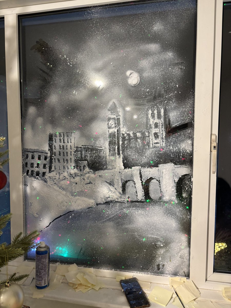 V_Middleton1's tweet photo. A first attempt at snow art from the 16 year old. #Christmas2024 #Art #snow https://t.co/XjRkd0BgJn