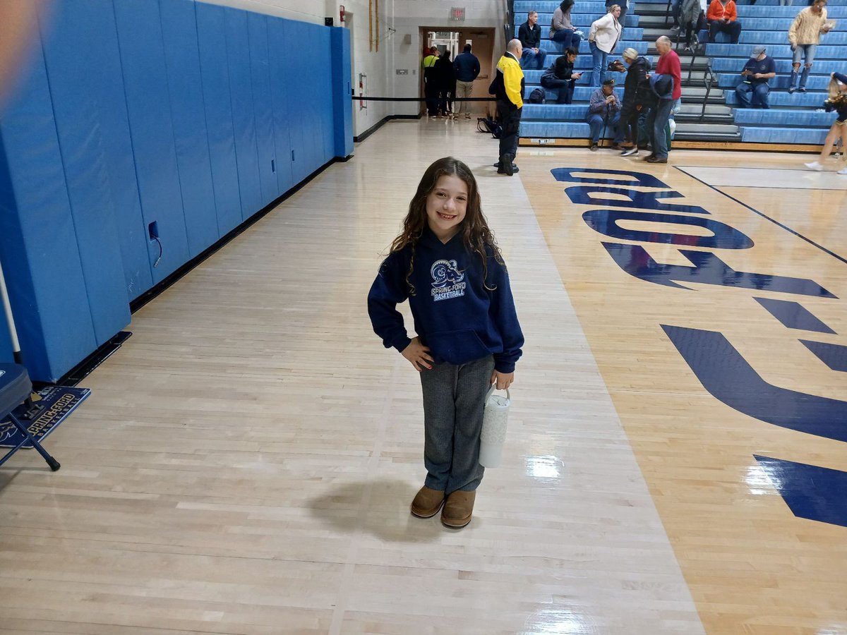GbbFord's tweet photo. Tuesday nightโs Court Crew was a solo act. Thank You, Piper Fisher for contributing to our Big Win over Phoenixville.
#courtcrew #weare1 #culture https://t.co/hmQo2Meapk