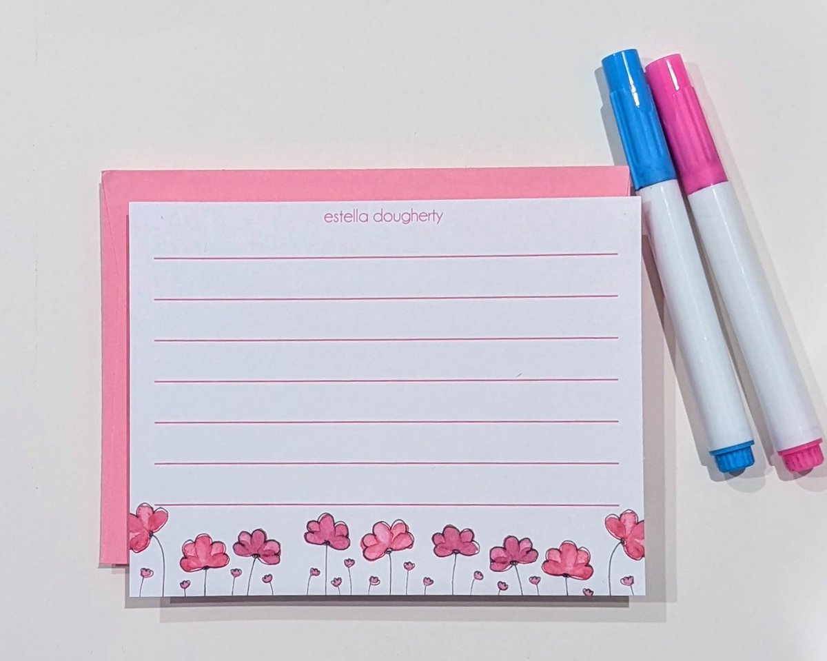 LetterLearning's tweet image. Hope Estella loves her new stationery! See this and all of our lined or unlined, kid-friendly stationery designs here: etsy.com/listing/174670…